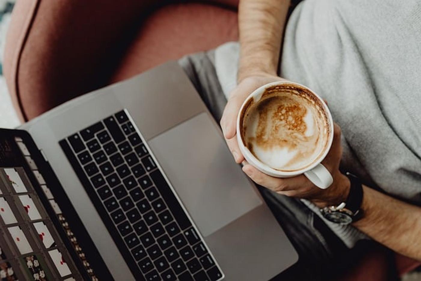Sicherstellen, dass Ihr Laptop im Ausland funktioniert: Wichtige Tipps und Tricks